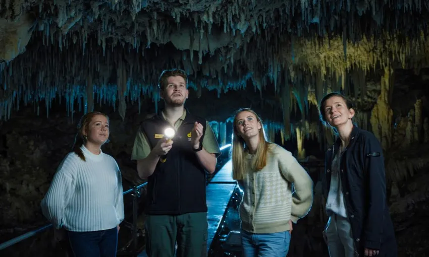 Lake Cave Fully Guided Tour, 1 Hour 