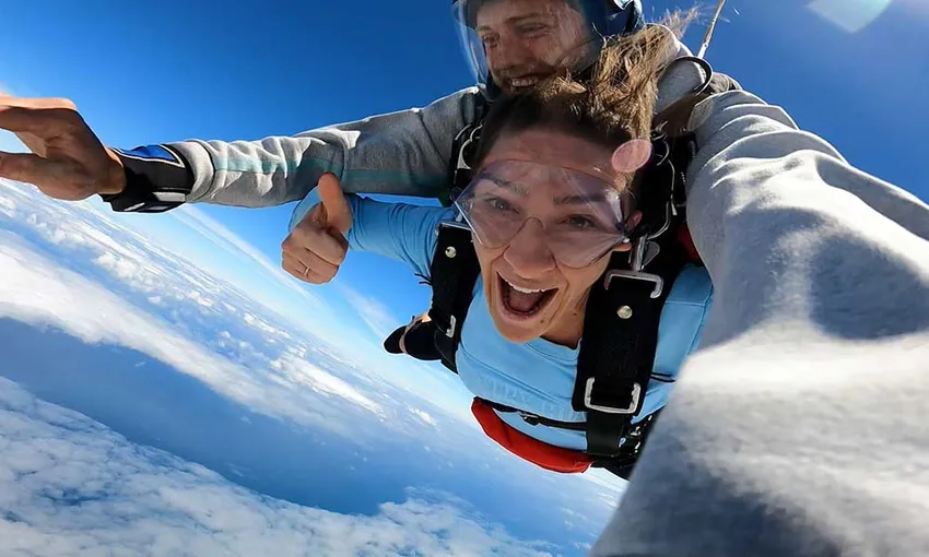 Tandem Skydive Up to 15,000ft over the 12 Apostles 