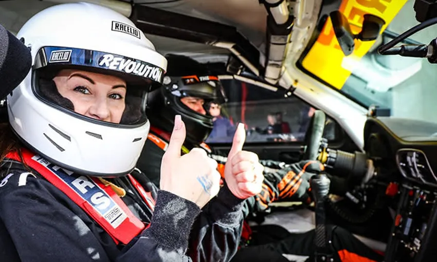 3 Hot Laps in a Porsche 911 GT3 Cup - Tailem Bend 