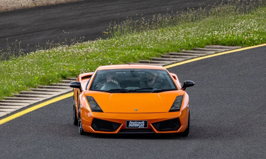 Toro Lamborghini Supercar Drive, 6 Laps - Sydney