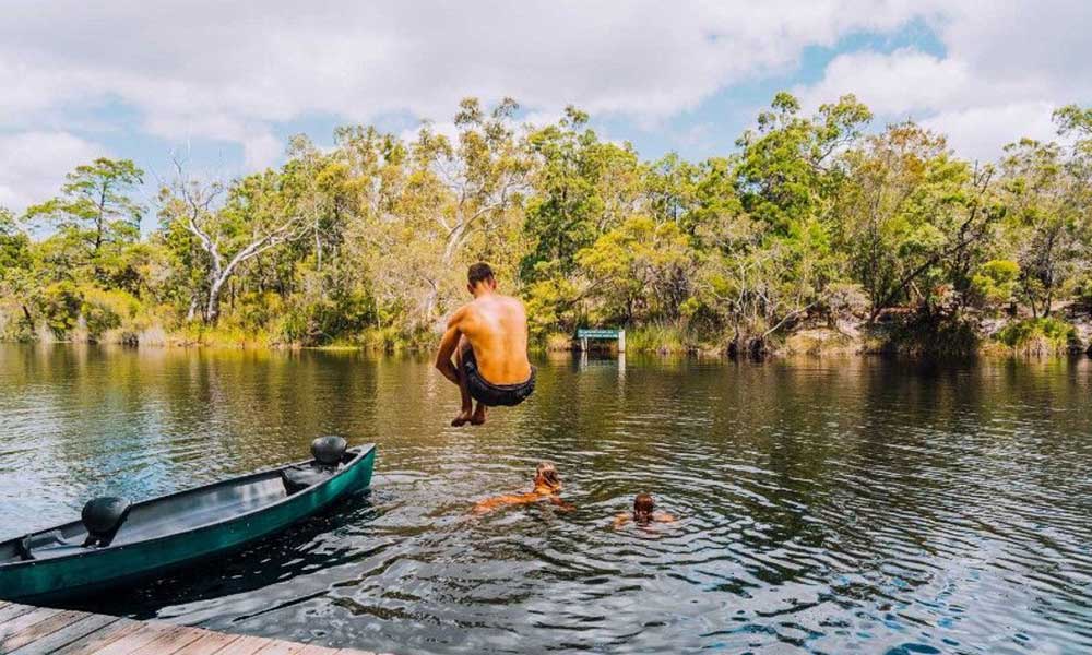 Noosa Everglades Explorer with Optional Canoeing - 5 Hours 