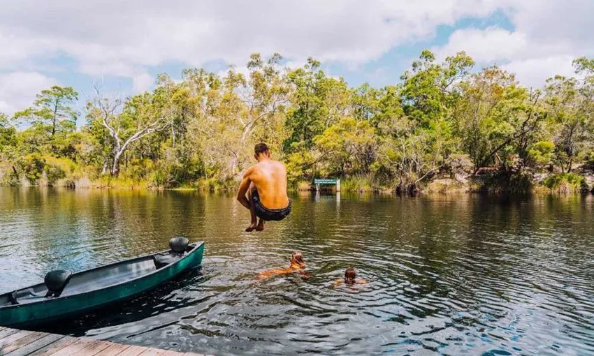 Noosa Everglades Explorer with Optional Canoeing - 5 Hours 