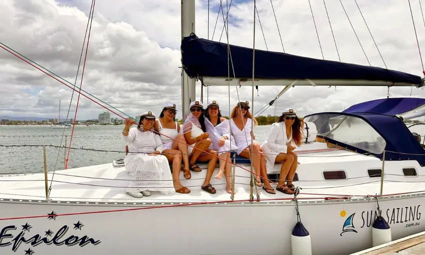 Broadwater Sunset Sailing Cruise, 2 Hours