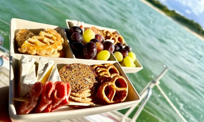 Broadwater Sunset Sailing Cruise, 2 Hours