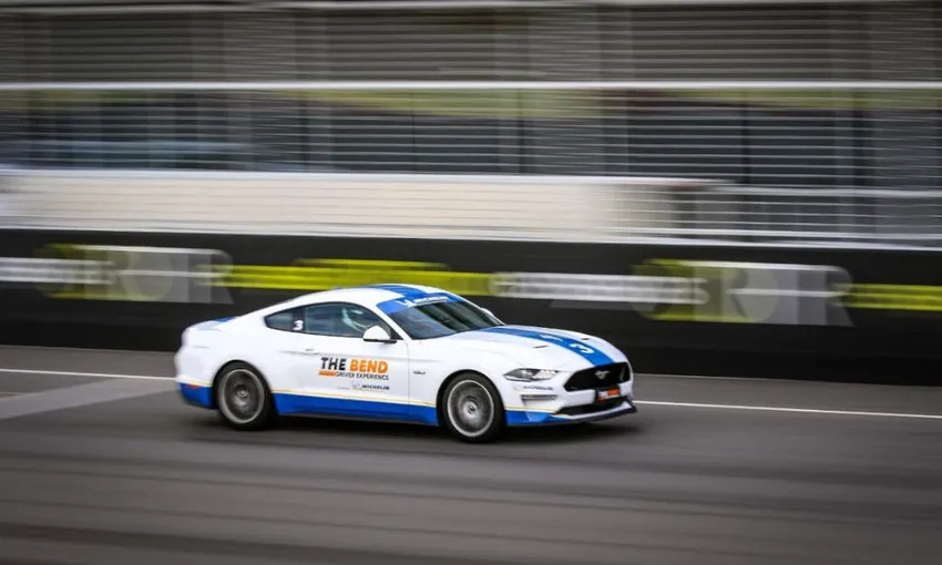 Tandem Skydive Up To 15,000ft & V8 Hot Laps Experience - Tailem Bend 