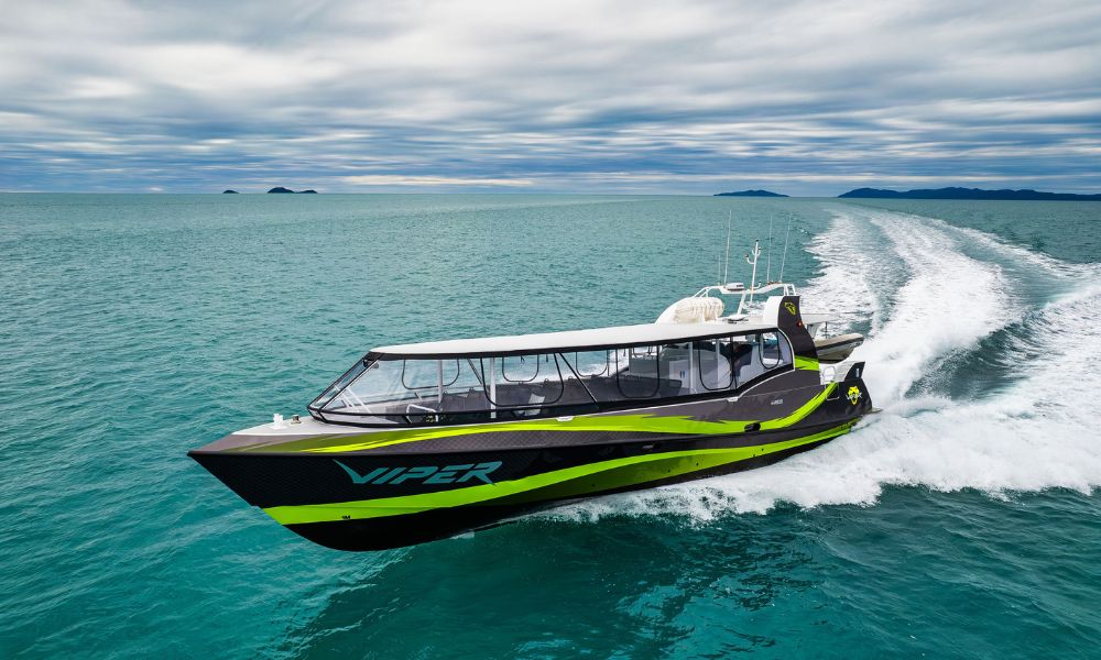 Outer Great Barrier Reef & Whitehaven Beach Viper Ocean Jet 