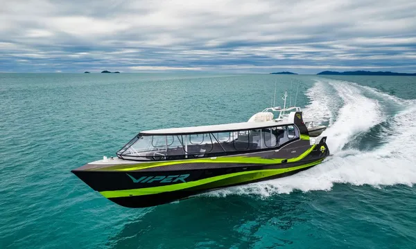 Outer Great Barrier Reef & Whitehaven Beach Viper Ocean Jet 