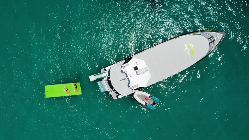 Outer Great Barrier Reef & Whitehaven Beach Viper Ocean Jet 