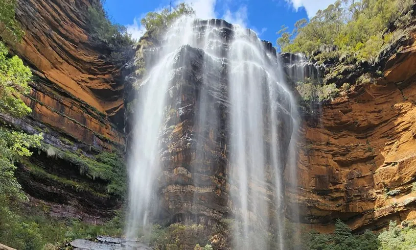 Blue Mountains Day Tour with Waterfall walk and social picnic lunch