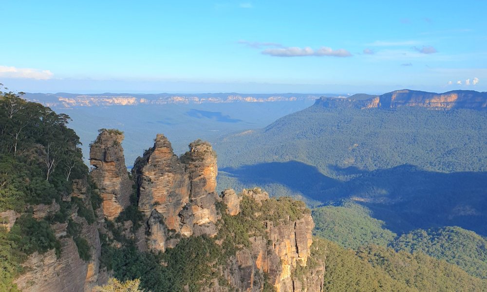 Blue Mountains Day Tour with Waterfall walk and social picnic lunch