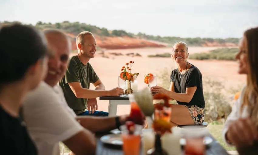 Dinosaur Adventure Boat Tour with Wine, Nibbles & Cocktail, 3 Hours