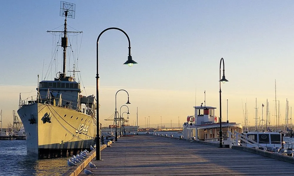 Melbourne City to Williamstown Return Cruise | Experience Oz-4