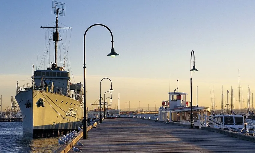 Melbourne City to Williamstown Return Cruise | Experience Oz