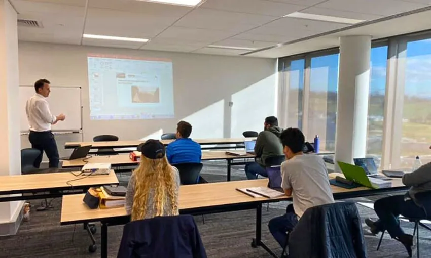 Camden Airport Learn to Fly Pilot Training, 30 or 60 minutes