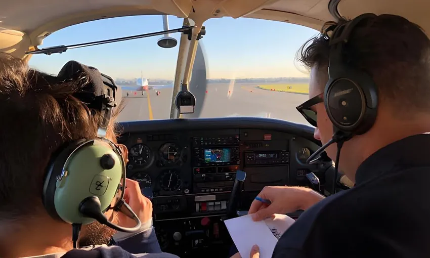 Camden Airport Learn to Fly Pilot Training, 30 or 60 minutes