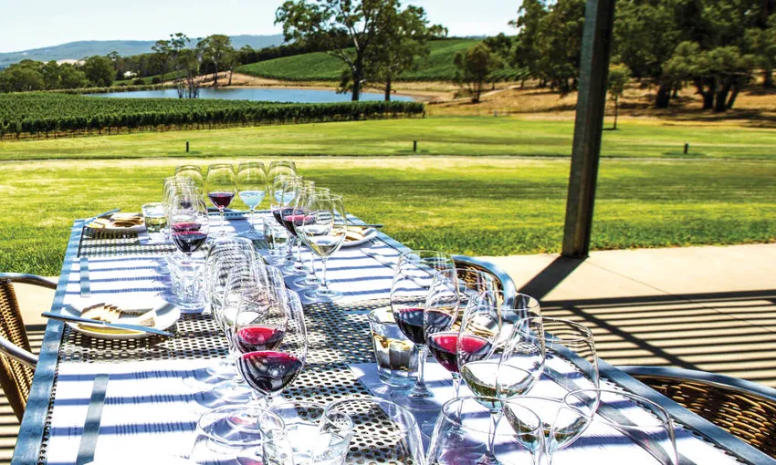 Hahndorf and Hills Hop On Hop Off Tour| Experience Oz