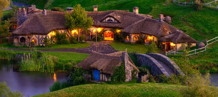 Auckland to Hobbiton Day Tour with Lunch | Experience Oz