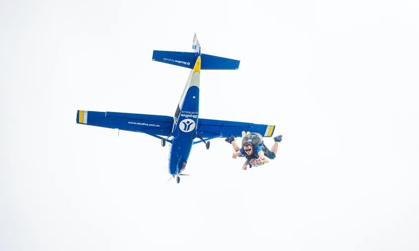 Wollongong Weekday Tandem Skydive up to 15,000ft | Experience Oz