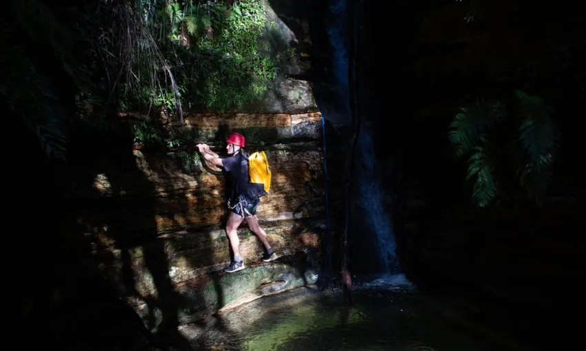 Blue Mountains Winter Canyoning in Juggler Canyon 