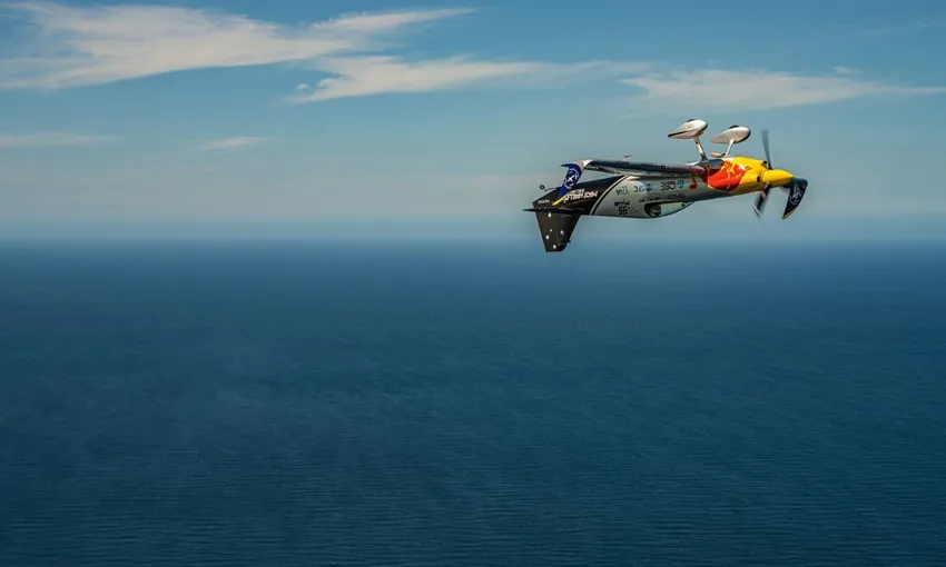 Air Race Experience in Matt Hall's Race Plane - 10 Minutes - Newcastle