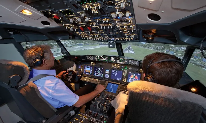 Boeing 737 Flight Simulator, 1 Hour - Up To 3