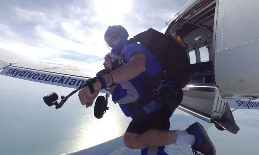 Auckland Skydiving - Book Online | Experience Oz + NZ