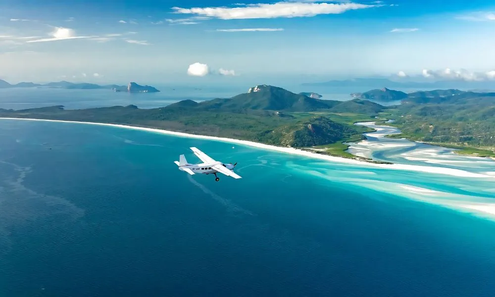 60 Minute Whitsundays Scenic Flight - Book Now | Experience Oz-1