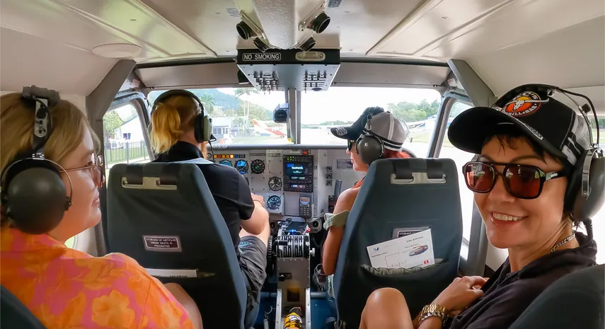 60 Minute Whitsundays Scenic Flight - Book Now | Experience Oz