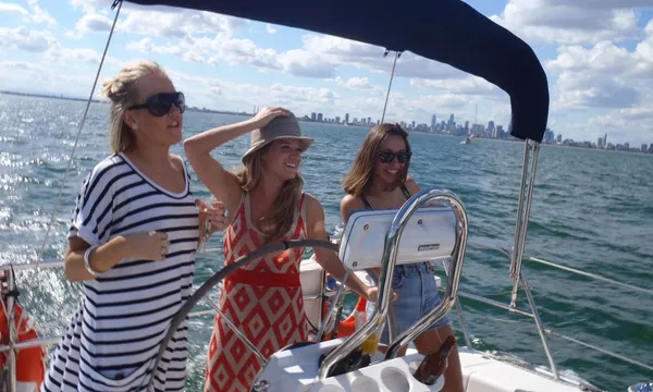 Learn to Sail a Yacht, 1.5 Hours - Safety Beach, Mornington Peninsula