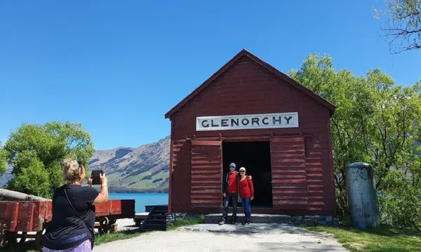 Paradise Valley and Glenorchy Half Day Tour departing Queenstown