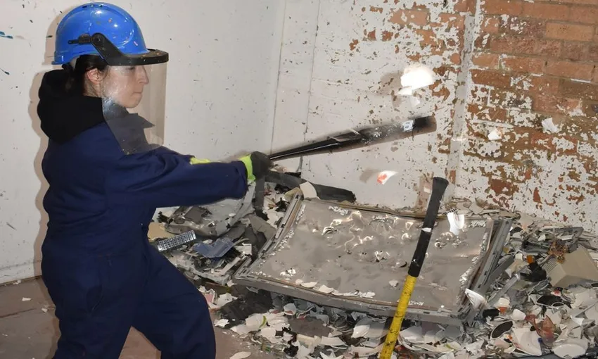 Melbourne Smash and Splash Room Experience for 2