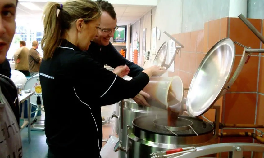 Brew Your Own Beer or Cider, 25 Litres