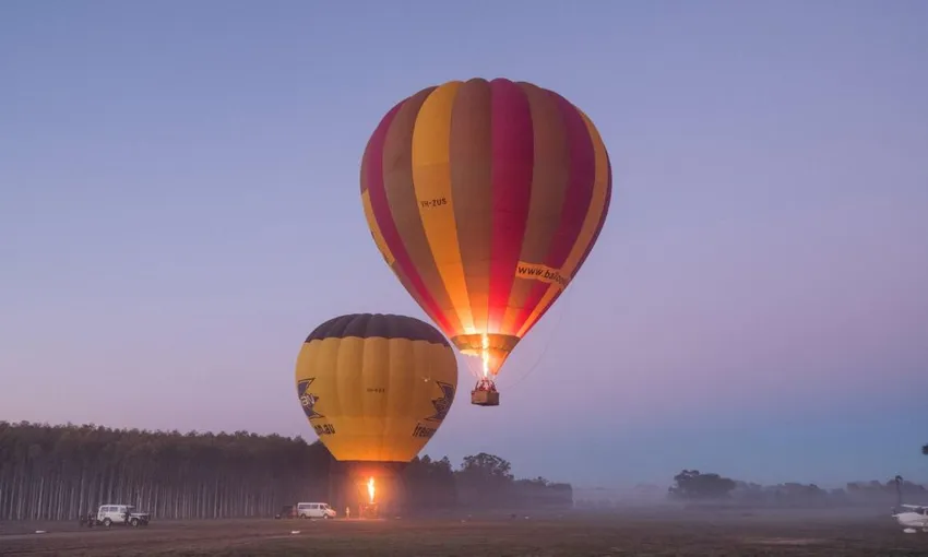 Hot Air Balloon Flight at Sunrise with Prosecco Breakfast