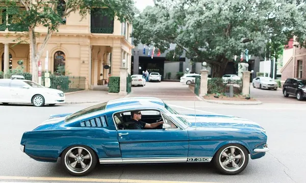 Mustang Cruise with Wine Tasting at Sirromet - For 2