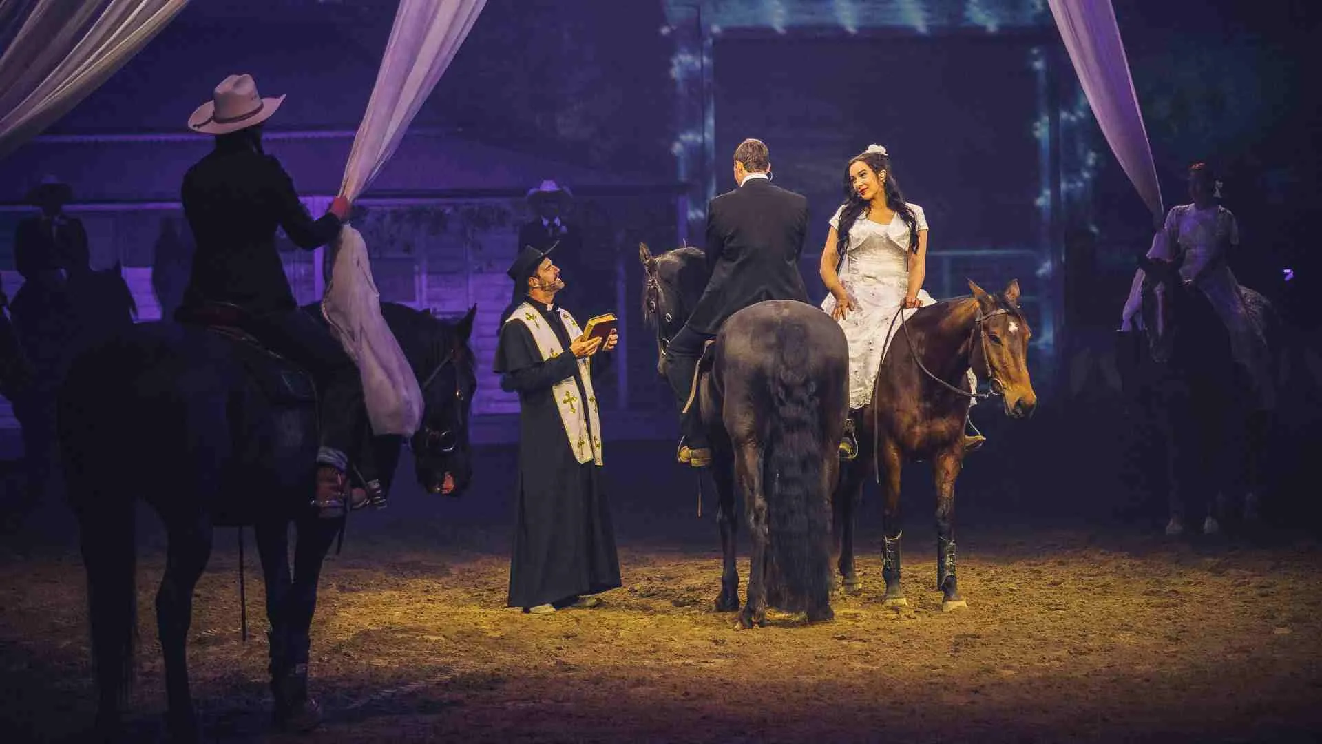 Australian Outback Spectacular - Book Now | Experience Oz-8