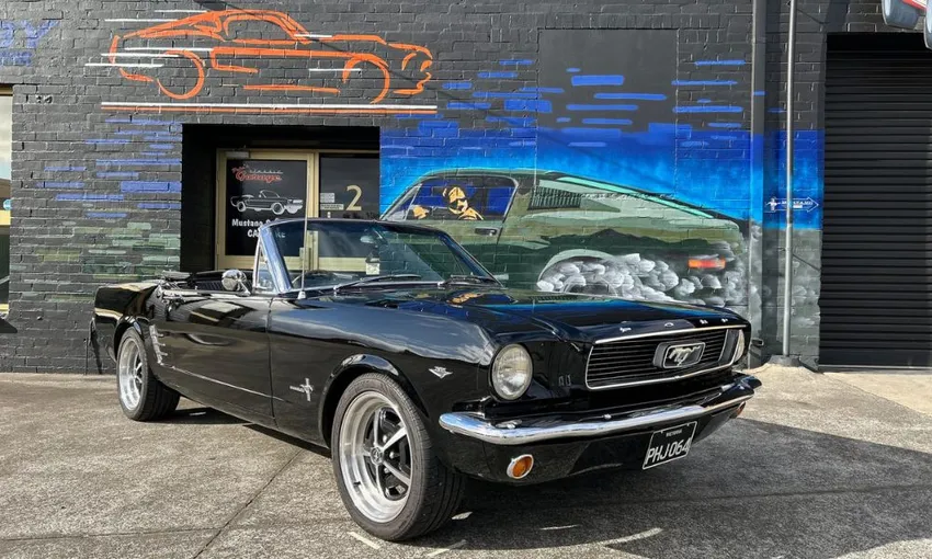 Moorabbin 1966 Ford Mustang Convertible Car Hire, 6-hours, Midweek