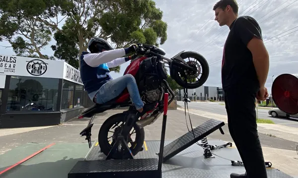 Learn to Wheelie a Motorcycle - 45 minutes - Mordialloc
