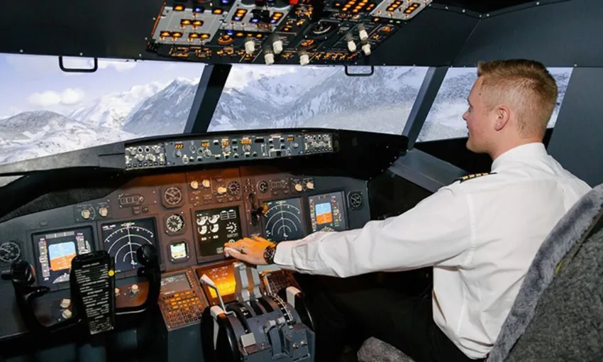 Melbourne Flight Simulator Based on Boeing 737-800 