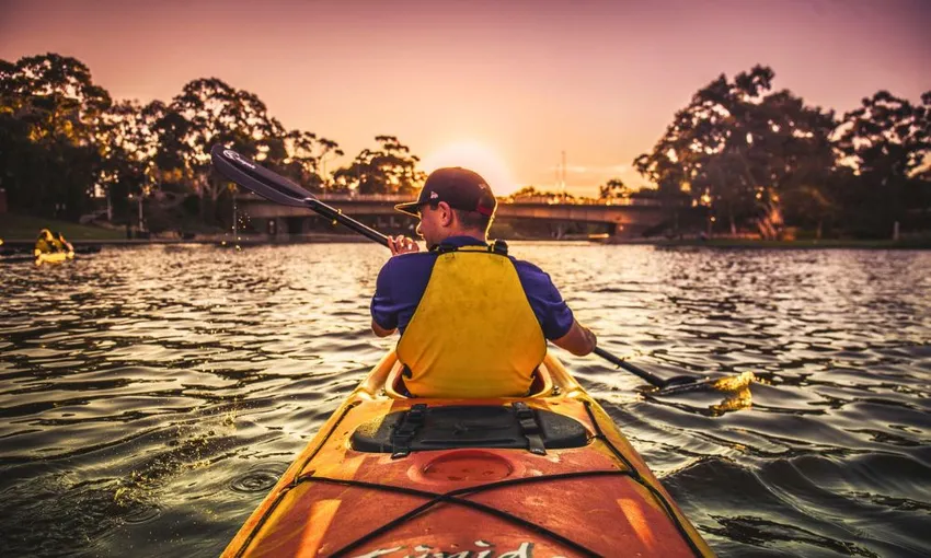 Guided Kayak Tour, 1.5 Hours – Adelaide City
