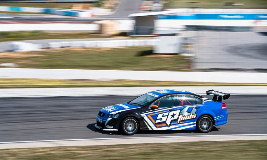Perth V8 Race Car Drive, 11 Laps