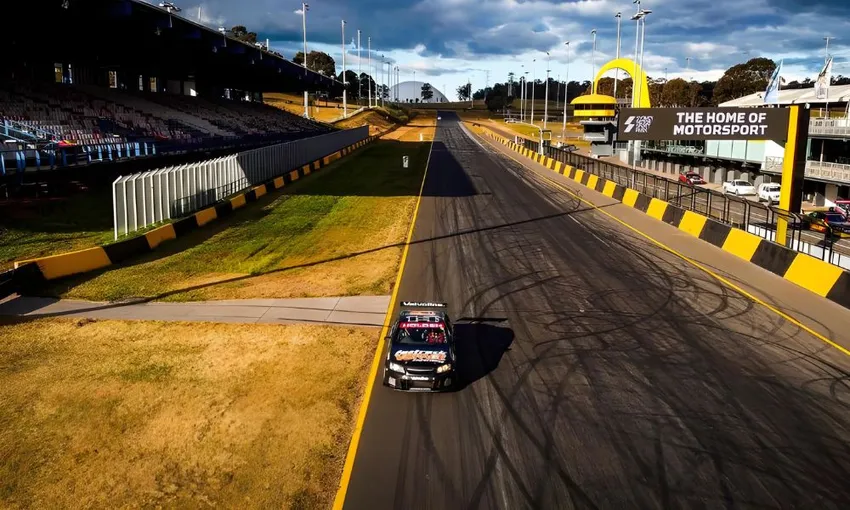 2 Front Seat V8 Hot Laps with John Bowe - Sydney 