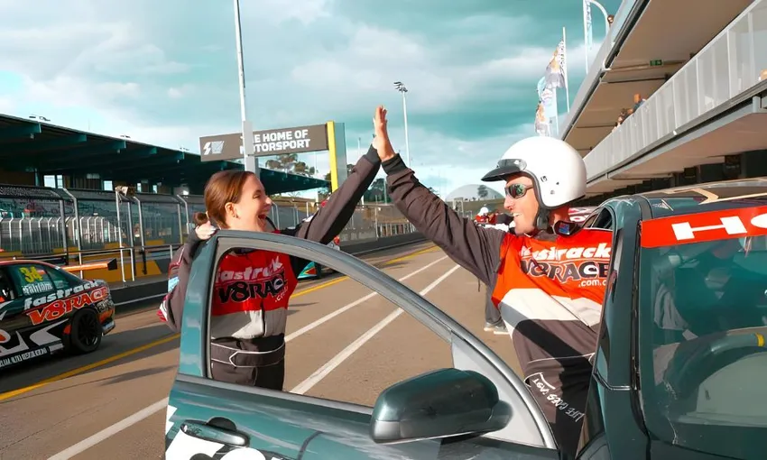 2 Front Seat V8 Hot Laps with John Bowe - Sydney 