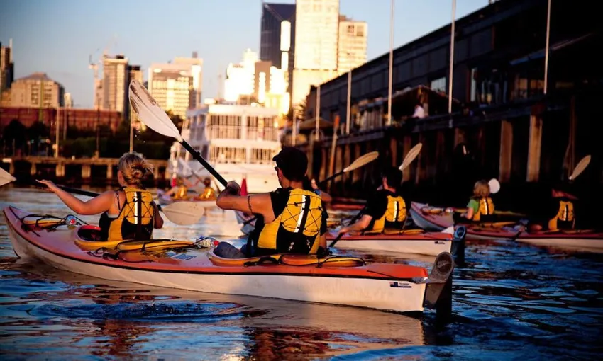 Melbourne Moonlight Kayak Tour - Book Now | Experience Oz