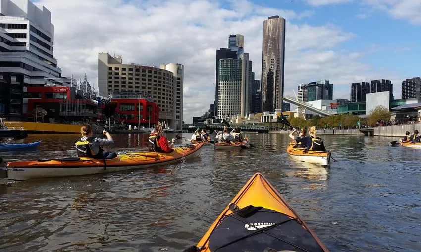 Melbourne Moonlight Kayak Tour - Book Now | Experience Oz