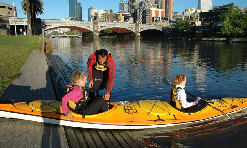 Melbourne Moonlight Kayak Tour - Book Now | Experience Oz