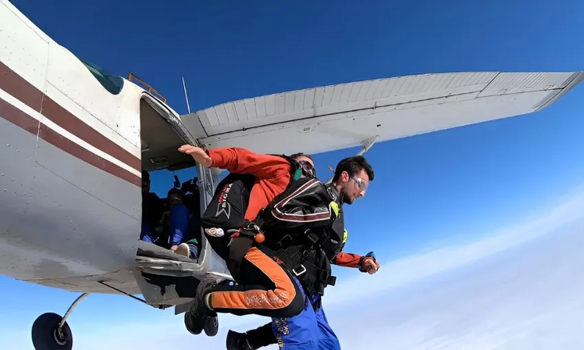 Tandem Skydive Up To 15,000ft, with Photos & Video - McLaren Vale 