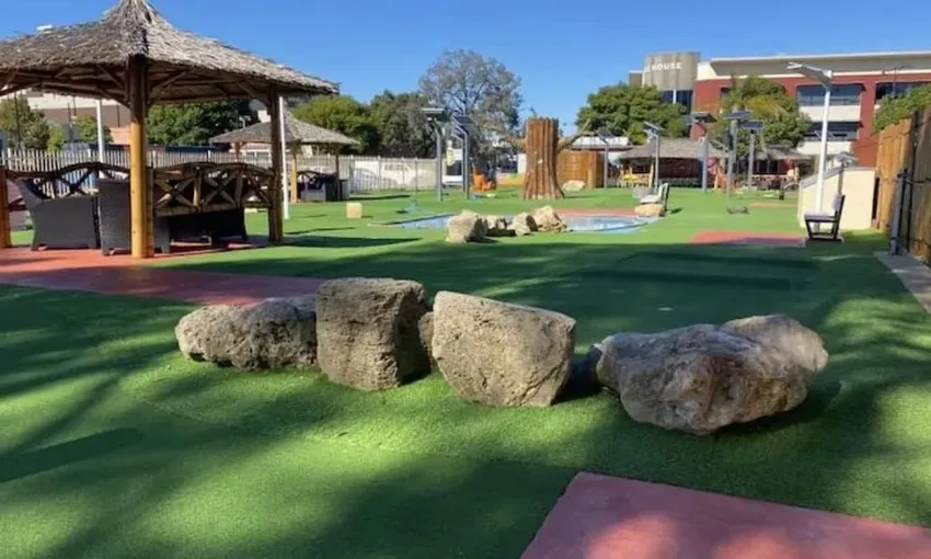 18 Hole Mini Golf Family Game and Pizza - Perth - For 4