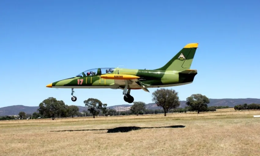 Jet Fighter Flight - 25 Minutes - Sydney