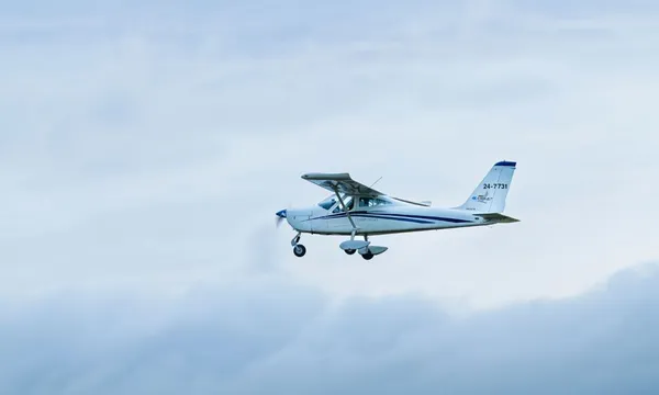 Introductory Flying Lesson in Gippsland - 30 Minutes 