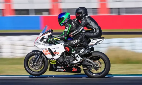 Superbike Experience Pillion Ride, 3 Laps - Queensland Raceway, Brisbane